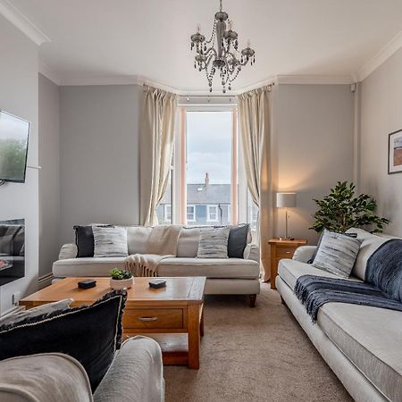 Rosemill - Large Pet Friendly Home With Off Road Parking Whitby Extérieur photo