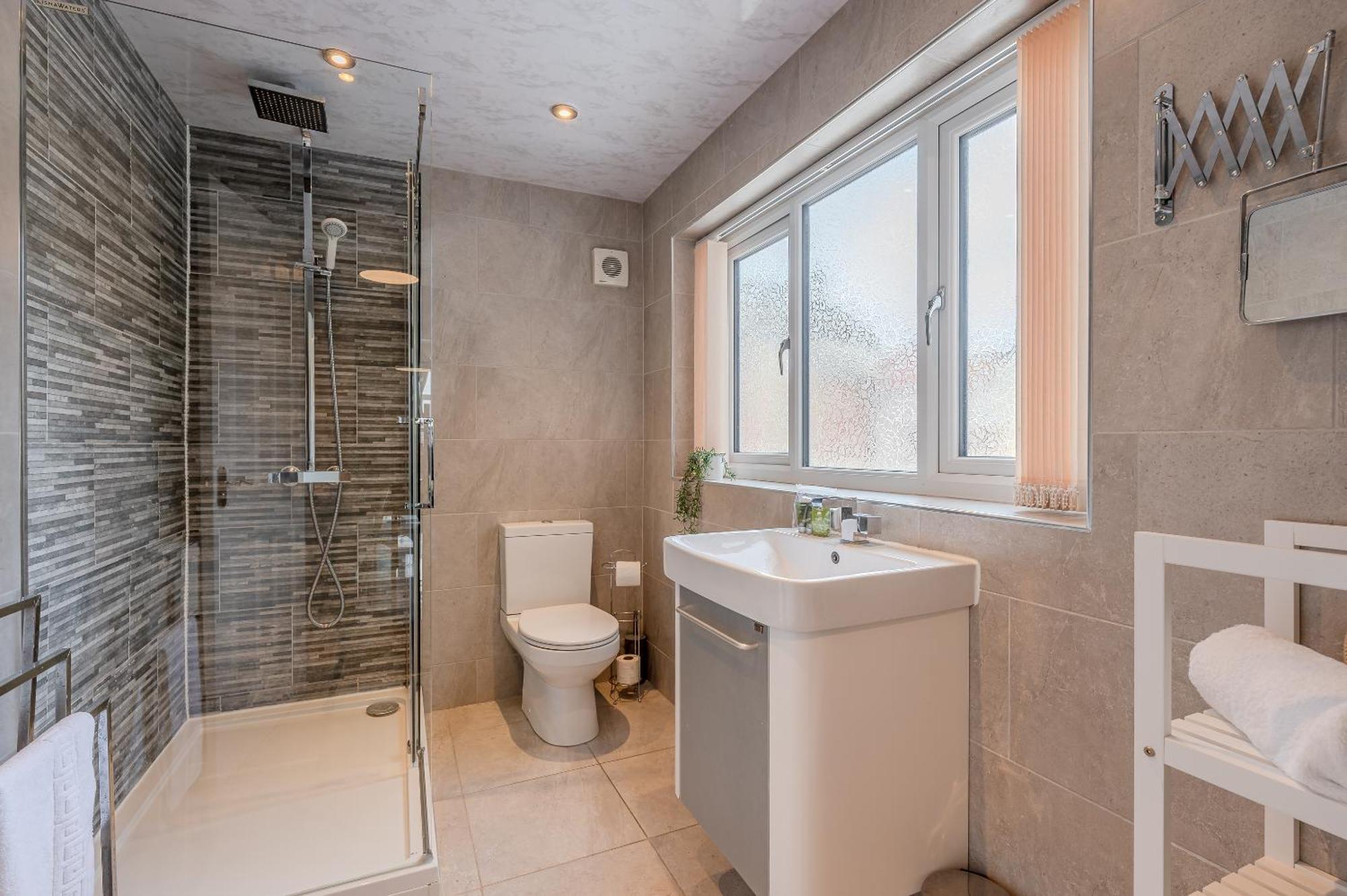 Rosemill - Large Pet Friendly Home With Off Road Parking Whitby Extérieur photo