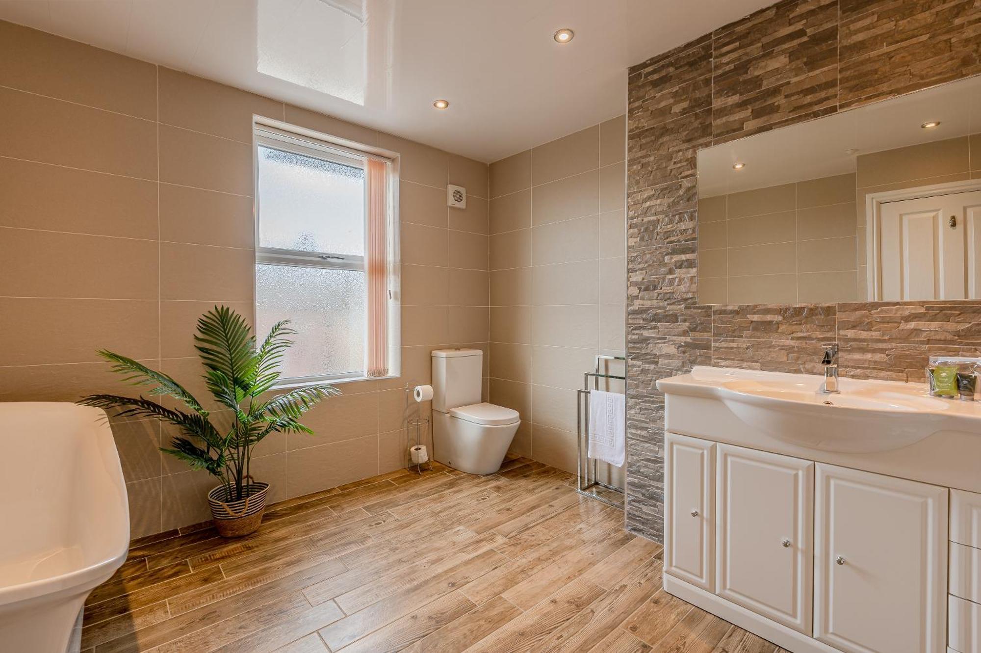 Rosemill - Large Pet Friendly Home With Off Road Parking Whitby Extérieur photo