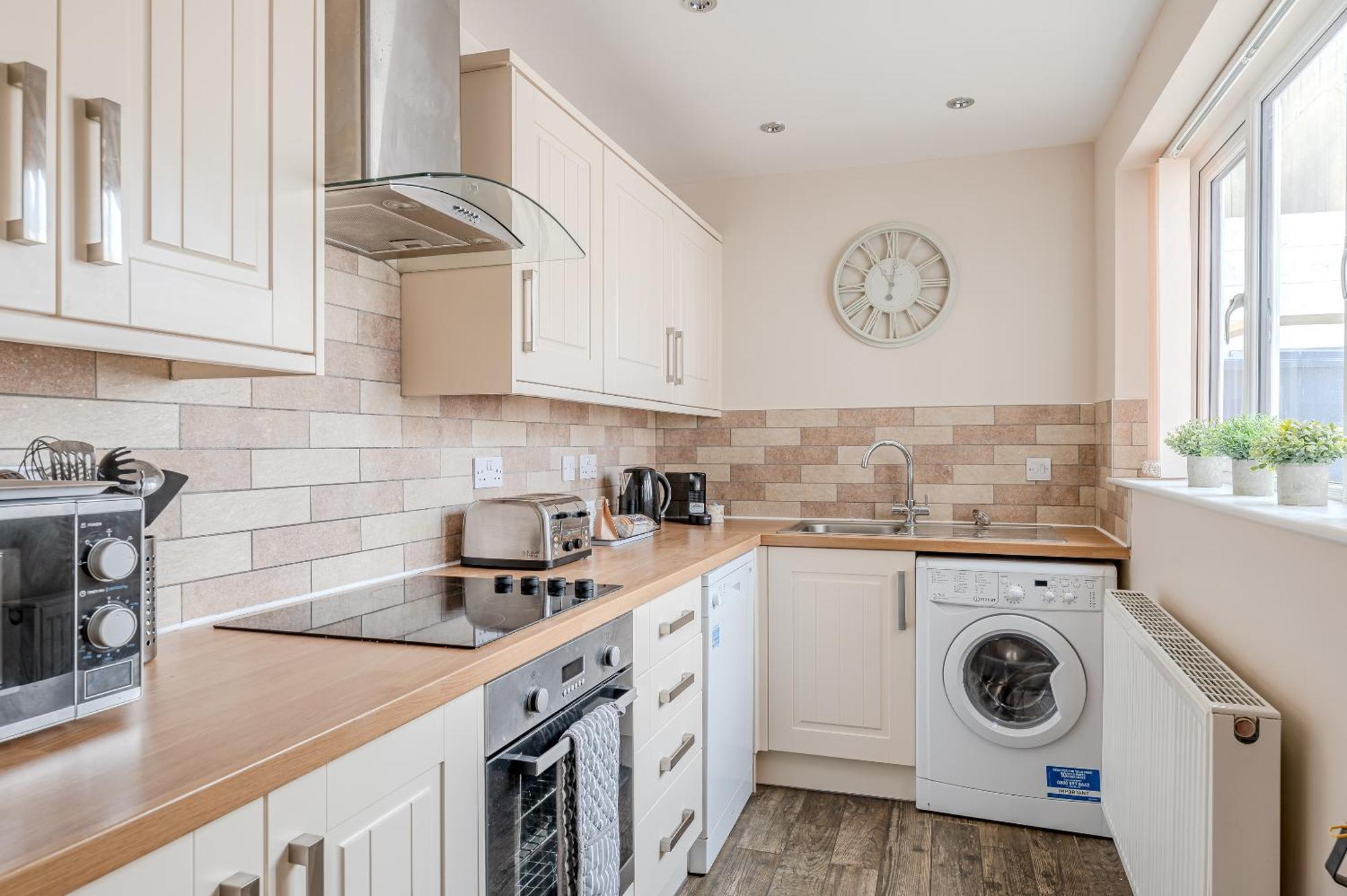 Rosemill - Large Pet Friendly Home With Off Road Parking Whitby Extérieur photo
