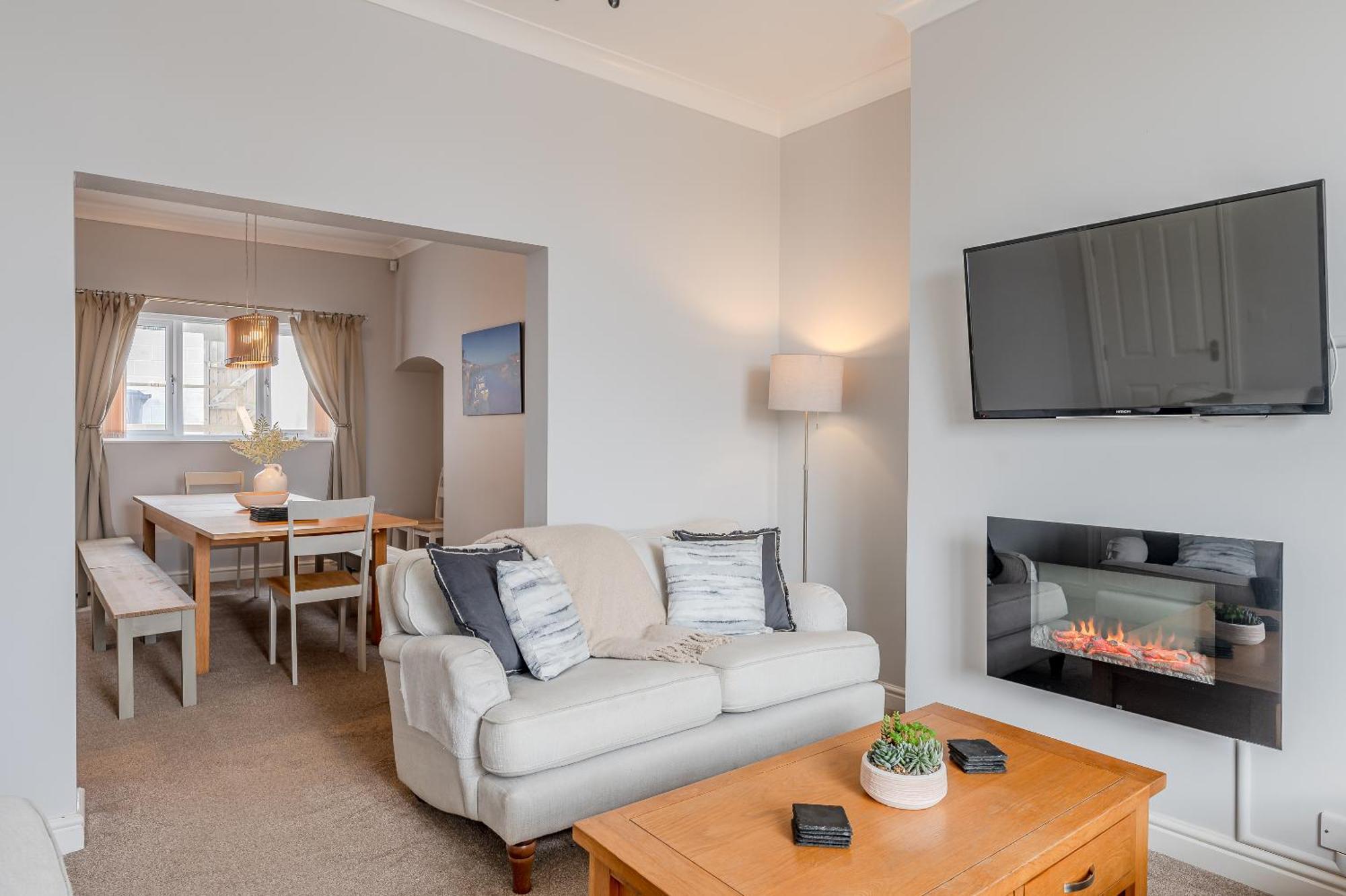 Rosemill - Large Pet Friendly Home With Off Road Parking Whitby Extérieur photo
