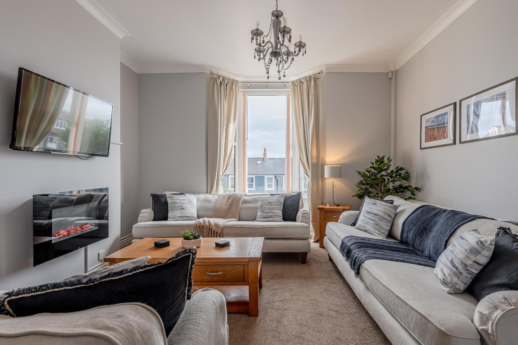 Rosemill - Large Pet Friendly Home With Off Road Parking Whitby Extérieur photo